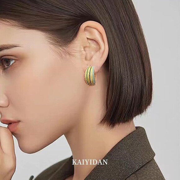 Gold Hoop Earrings Women 14K Gold Plated Dangle Chunky Medium Hoops - Picture 8 of 8